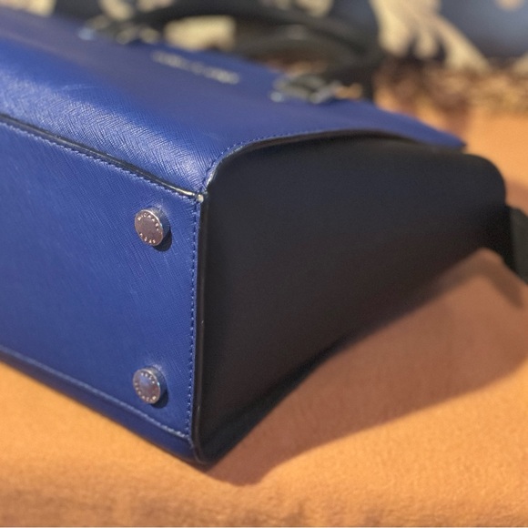 Michael Kors Selma Large Leather Bag - Color Block Blue/Black - Picture 10 of 13